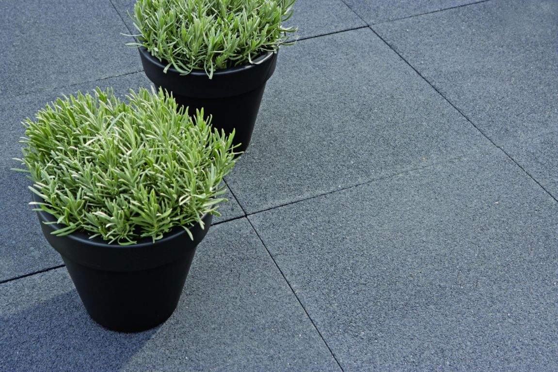 Betonnen bestrating, betontegels en trottoirtegels