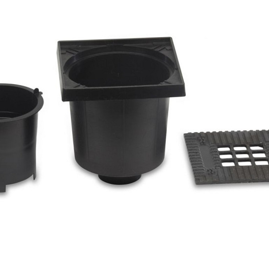 Schrobput 20x20 cm per stuk, kunststof rand met gietijzeren rooster