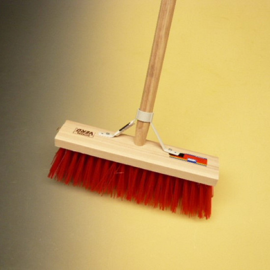 Bezem VERO 70 PPN 35 cm met Tauari steel 150 x 2,8 cm en stokhouder