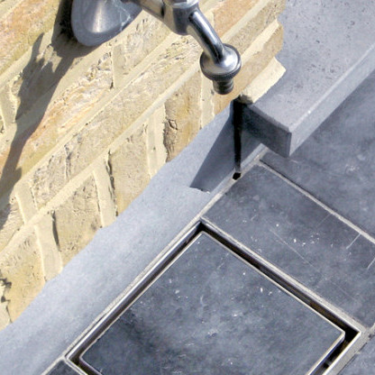 BlueStone put RVS opzet 20x20 + zijuitlaat Ø 11 en stankslot