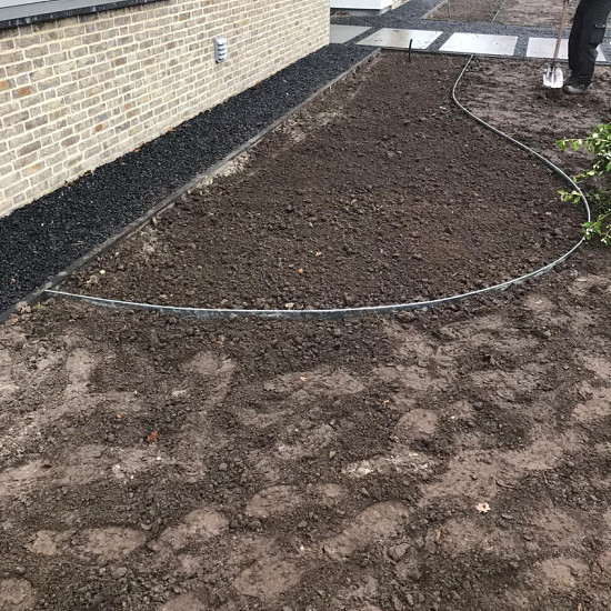 Flexline 100x2200 mm, Gegalvaniseerd incl. 3 platte grondpennen en verbindingsplaat