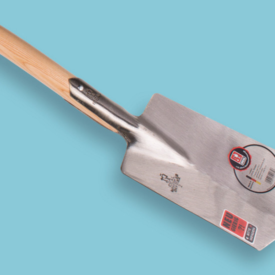 Spade IDEAL, type 1006 nr.2, met T-steel. GEPOLIJST blad 17,5 x 28 cm