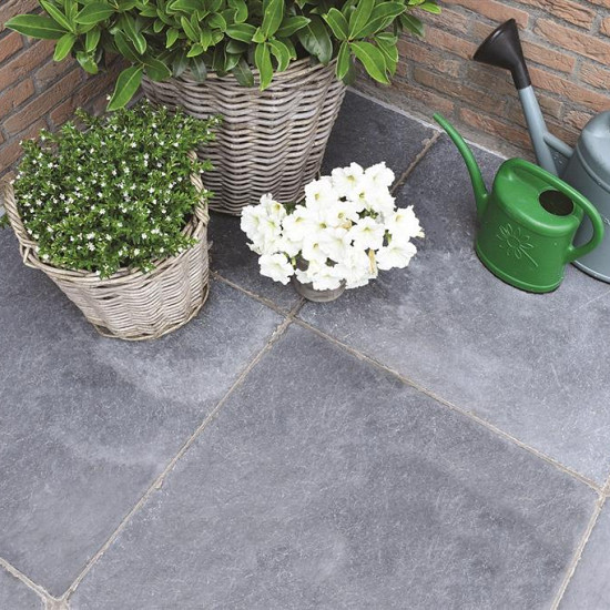 Rustico Tegels 40x40x2,5 verzoet gevibreerd -maandprijs-