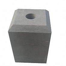 Poer hardsteen met facet 20mm - 240x240mm (bovenkant 200x200mm) Hoogte=250mm, met gat Ø50mm